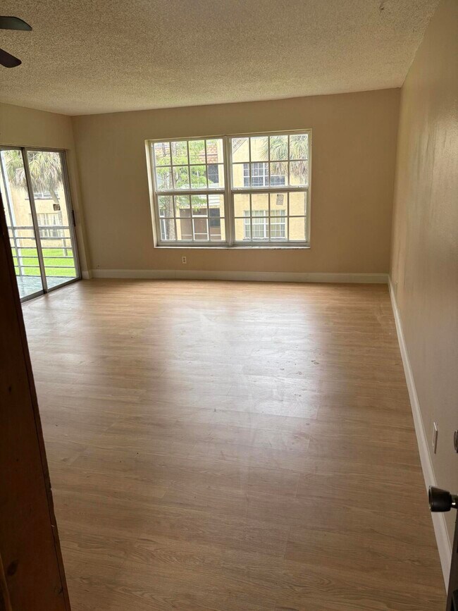 Photo - 4211 NW 19th St Unit 176