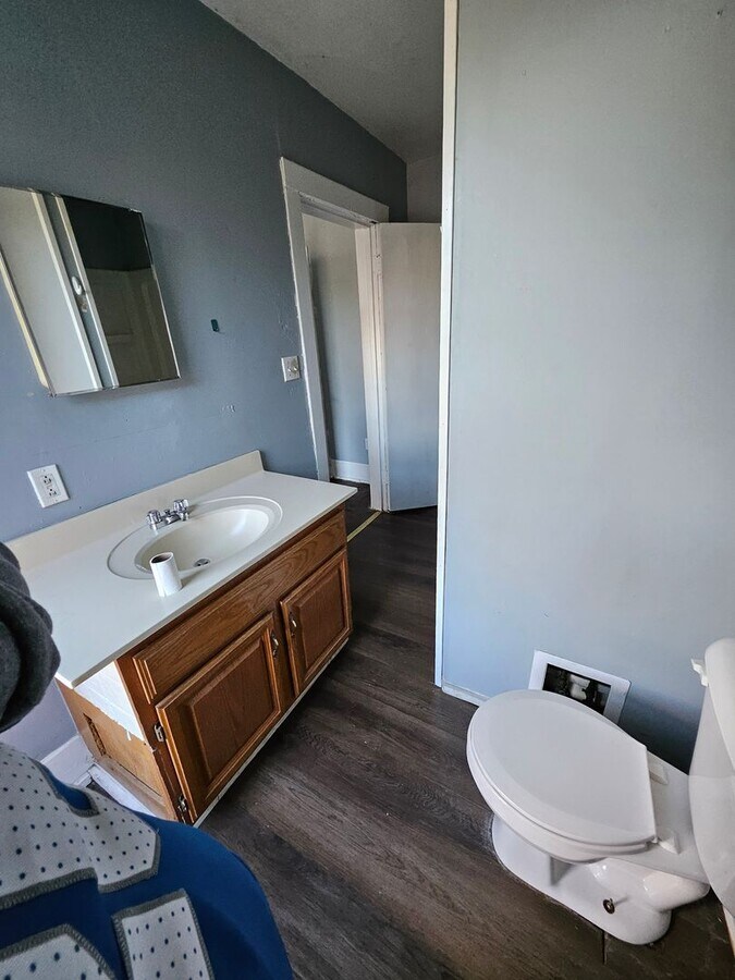 Photo - Upper studio ALL UTILITIES INCLUDED