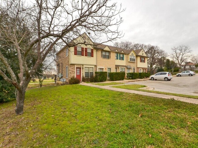 Photo - 202 S College St