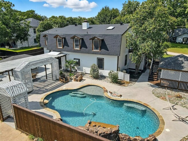 Photo - 1323 Dublin St