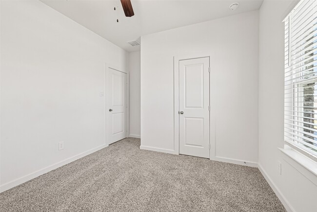 Building Photo - 6008 Jasper Hl Dr