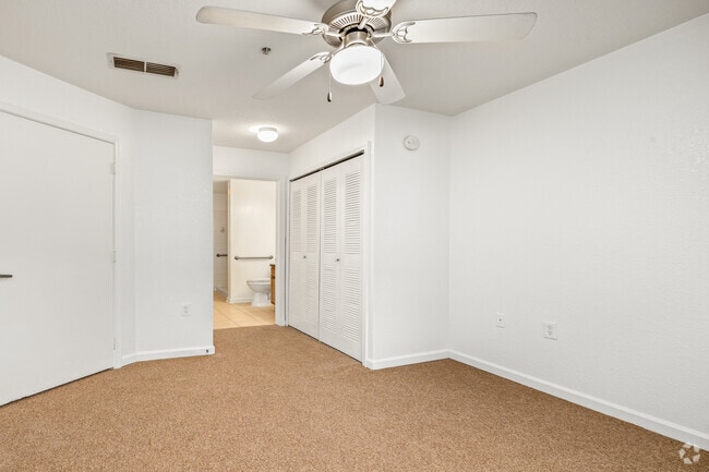 1BR, 1BA - 660SF - Primary Bedroom