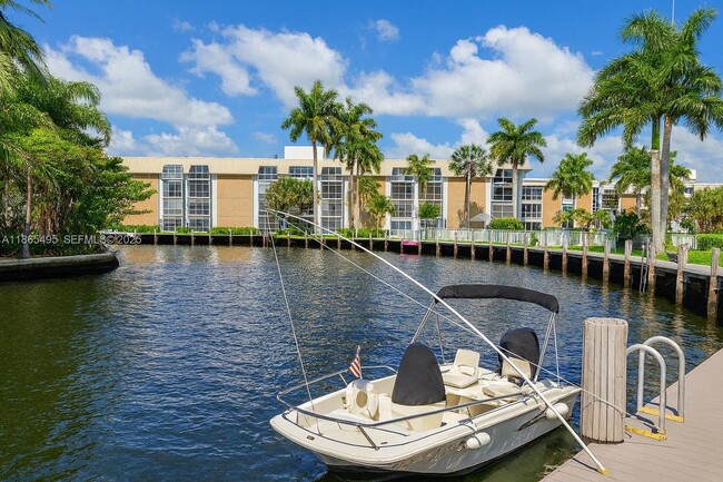 Building Photo - 3050 NE 16th Ave Unit 103