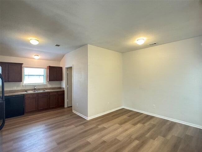 Photo - 7906 Emerald Oak Dr