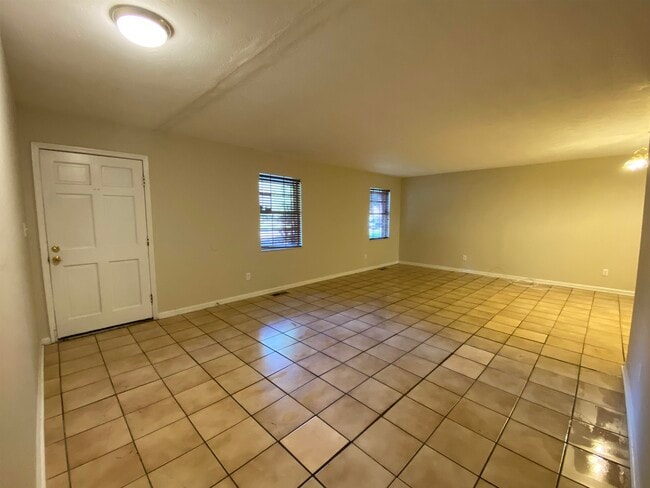 Photo - 2506 Waldemar Ln