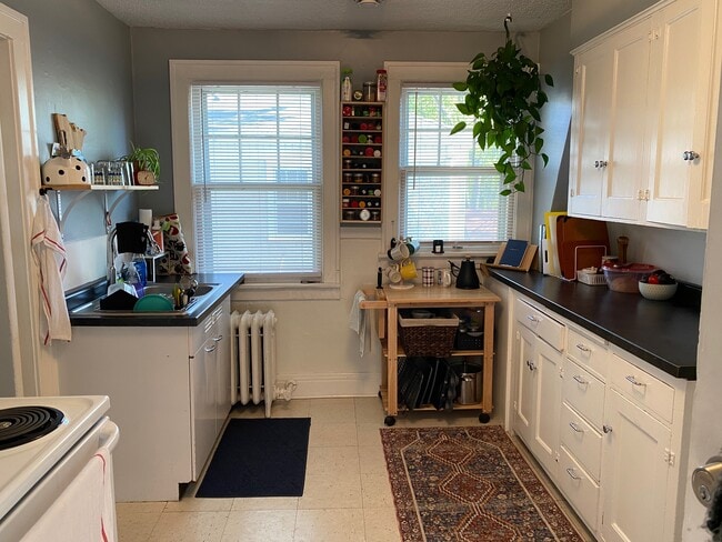 Building Photo - 5000 Lyndale Ave S Unit 2nd Floor