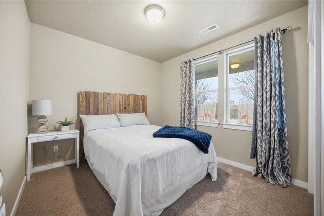 Photo - 368 Wishkah Dr