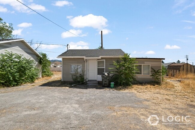 Building Photo - 457 N 100 E Unit C Rental
