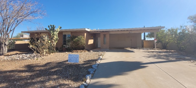 Photo - 550 N Gollob Rd