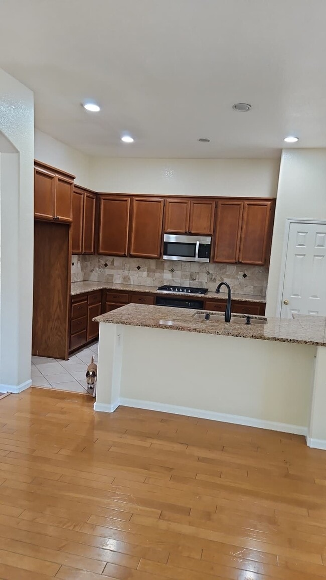 Photo - 770 Alcantar Cir