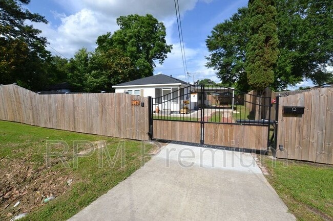 Photo - 9516 Gassie St