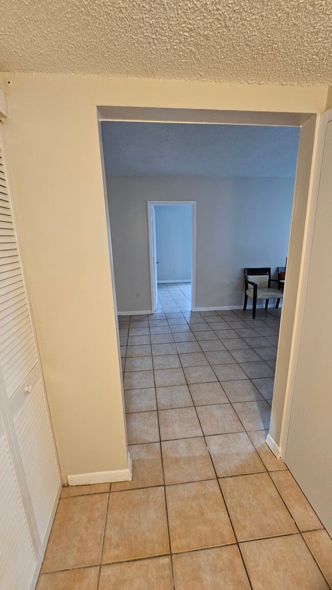 Photo - 1035 W 77th St Unit 213
