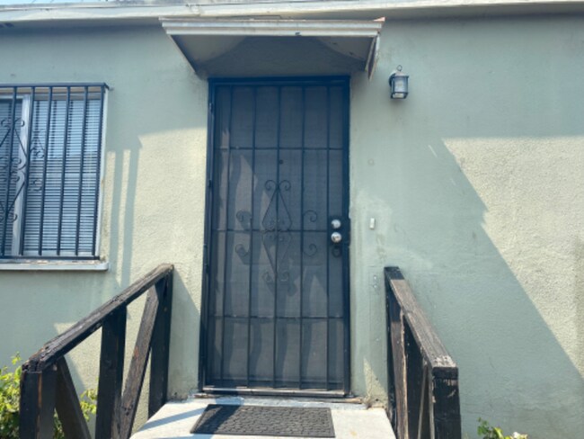 Photo - 11251 S Mariposa Ave Unidad None