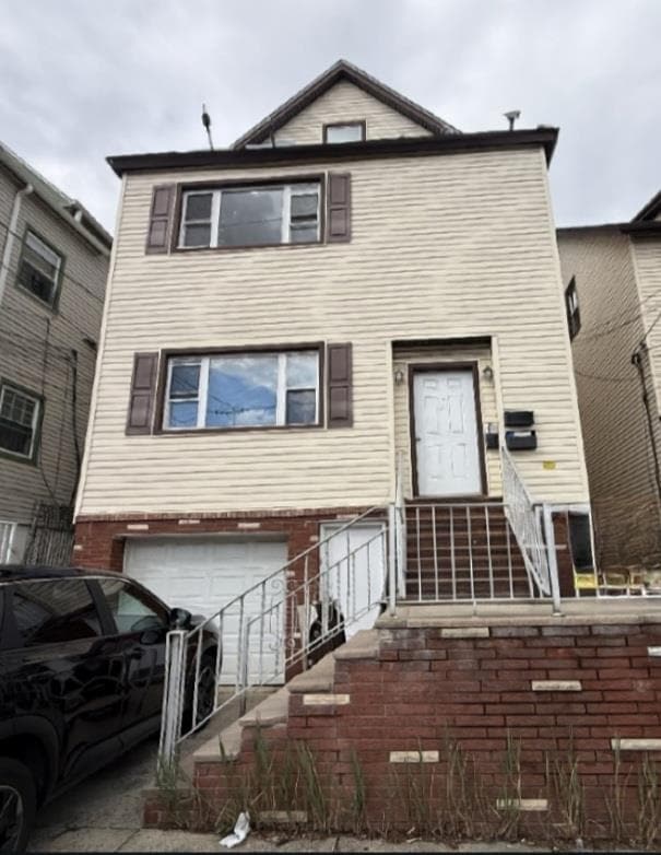 Building Photo - 37 E 49th St Unit 2