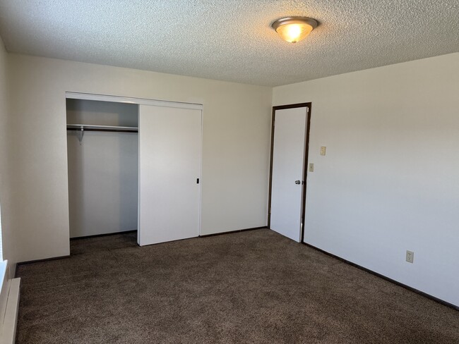 109 E Monroe Ave