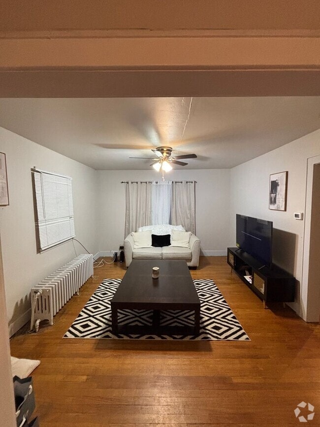 Building Photo - 154 Main St Unit 1U Rental