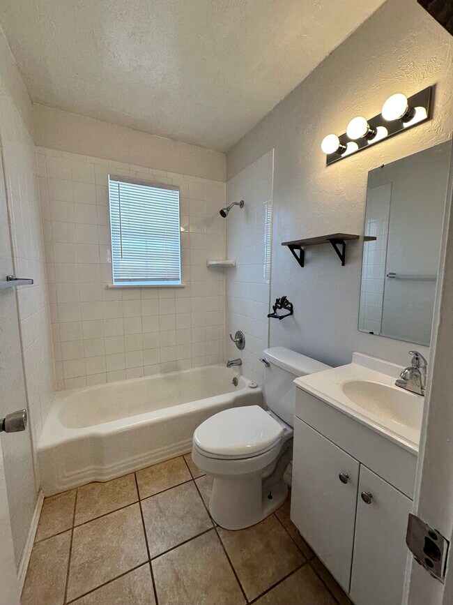 Photo - 6321 Johnnie Terrace