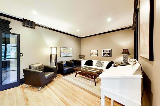 Photo - 1126 W Morse Ave
