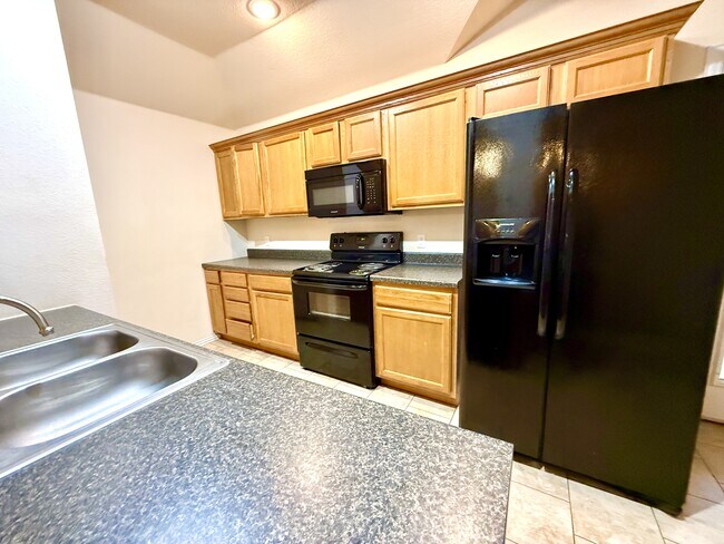 Photo - 4628 Lakeshore Dr