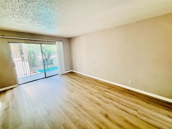 Building Photo - 2600 Penny Ln Unit 204