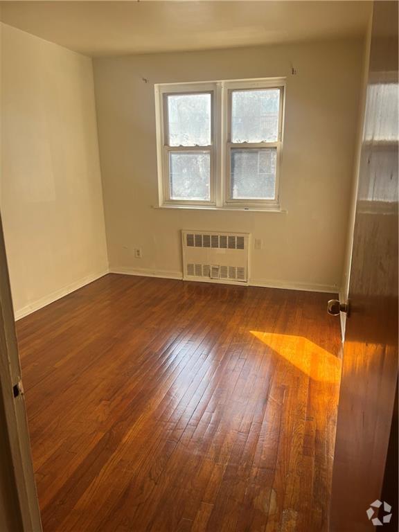 Building Photo - 542 E 88th St Rental