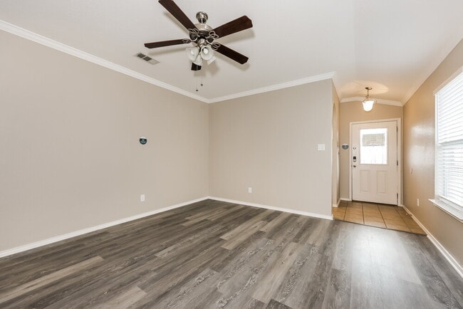 2105 Charmion Ln