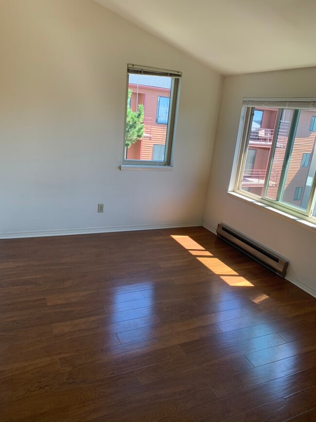 Photo - 4230 NE 8th Ave