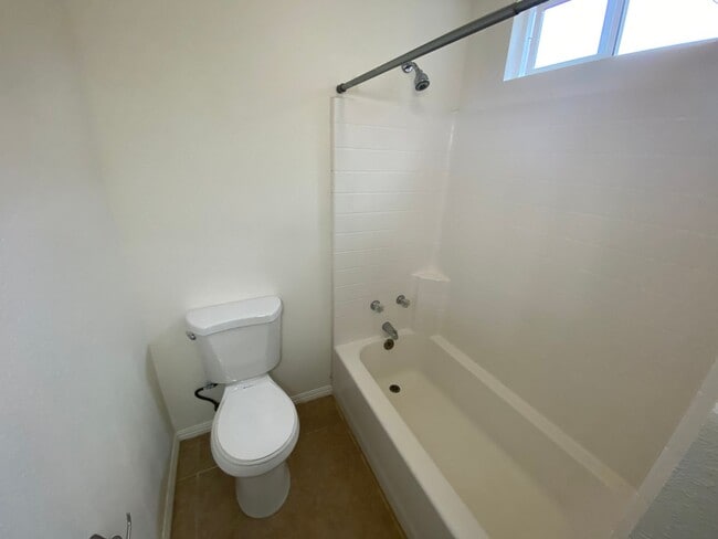 Photo - 421 E Mill St