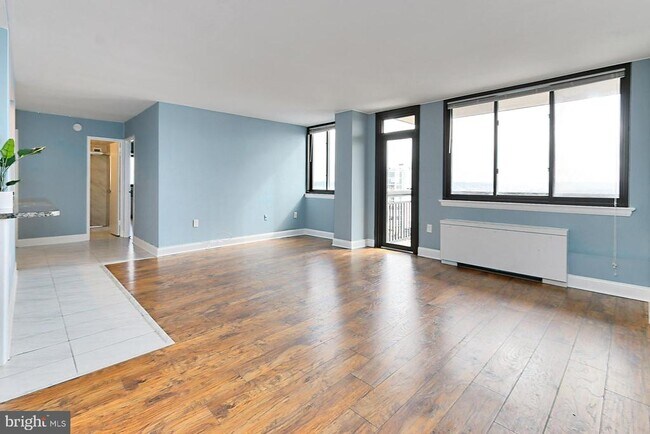 Photo - 801 N Pitt St Unidad 1203