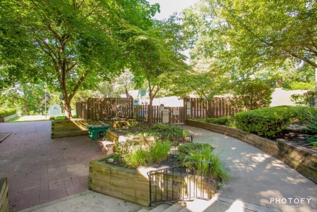 Photo - 1217 Meadowview Ln Unit Condo For Rent
