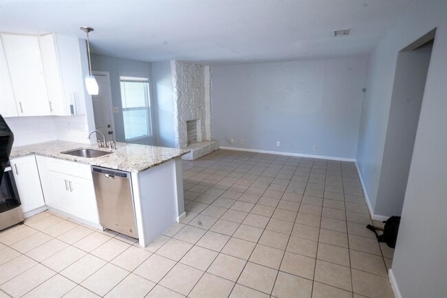 Photo - 9703 Roxanna Dr