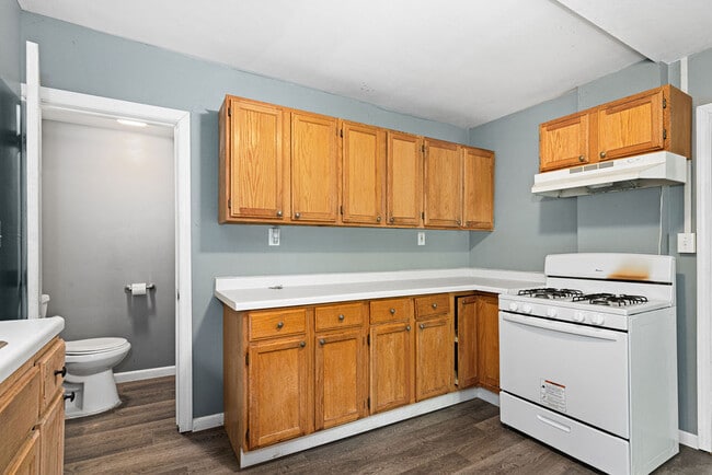 Photo - 621 E 10th St