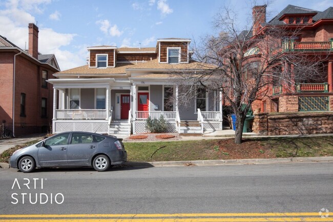 Building Photo - Charming Historic Home