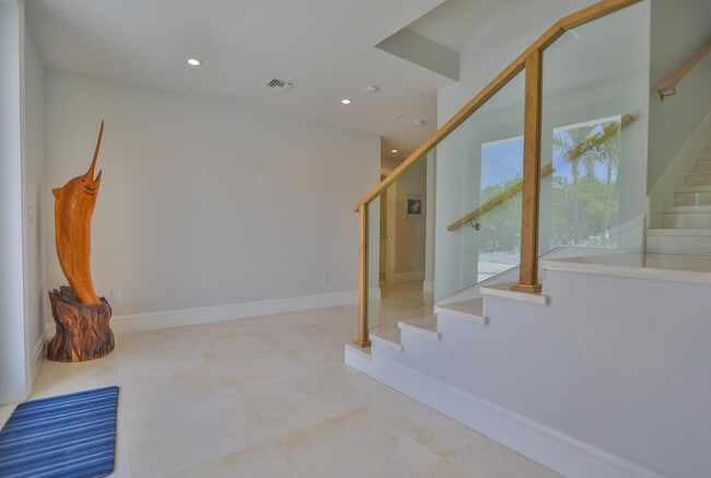 128 Leoni Dr