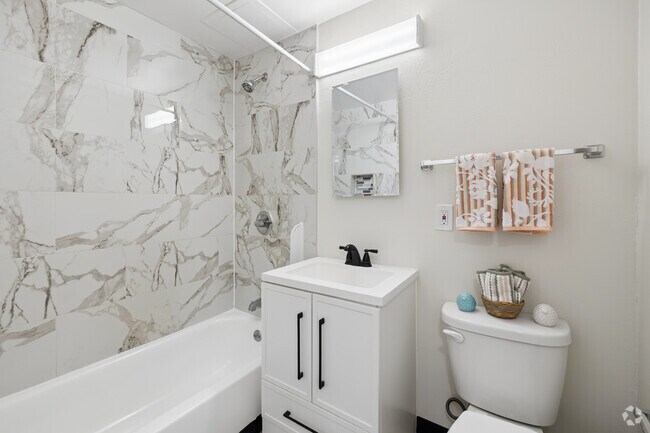 2 habitaciones, 1 baño - 700 pies cuadrados - Baño