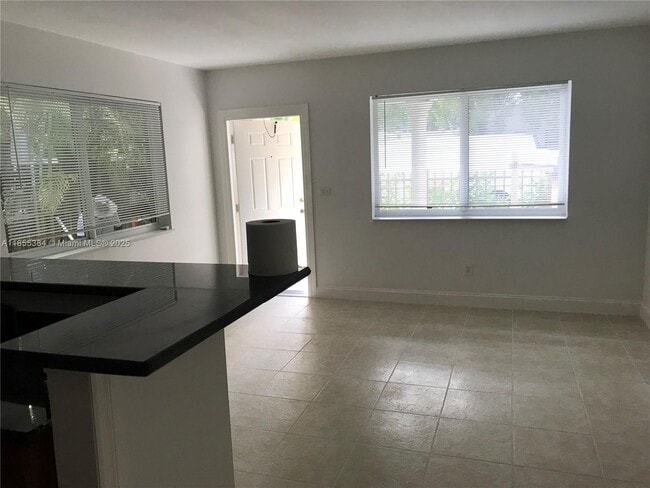 Photo - 757 NE 127th St Unit B