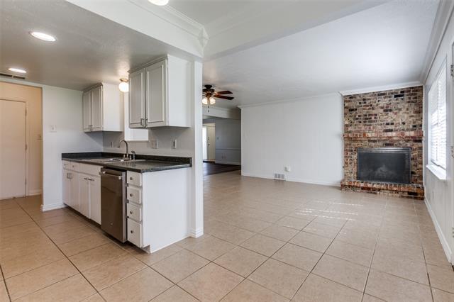 Photo - 641 Cambridge Dr