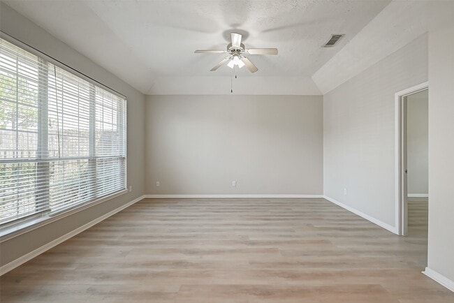 Photo - 717 Cedarwood Dr