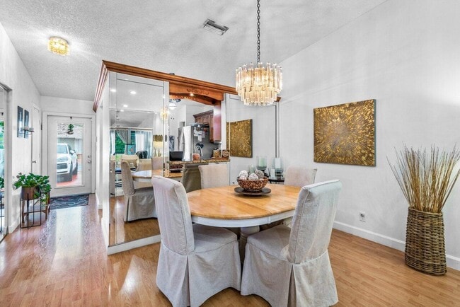 Photo - 18855 Candlewick Dr