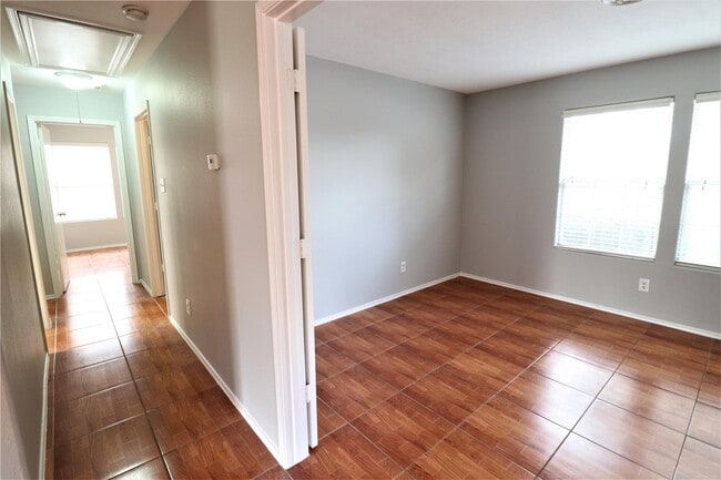 Photo - 811 Slate Valley Ln