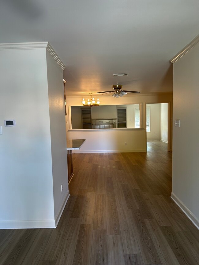 Photo - 101 Nemours Ct