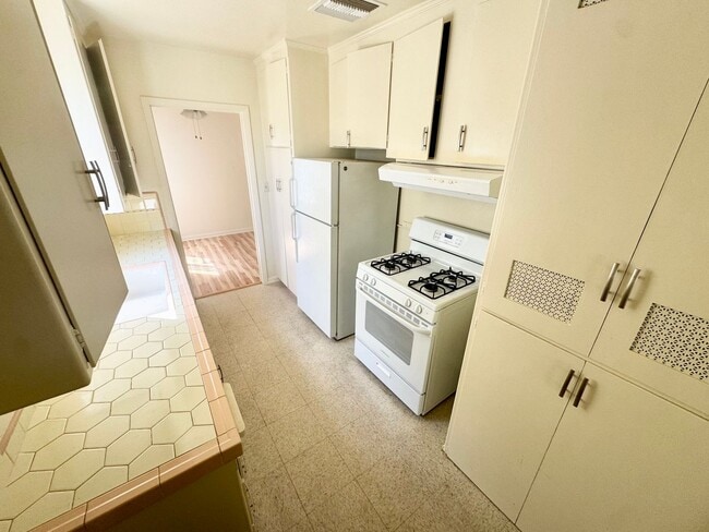 Photo - Spacious 2 bedroom, 2 bathroom Unit 205 N Kenneth Rd