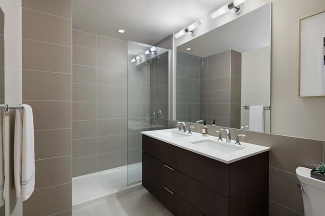 Photo - 443 W 43rd St