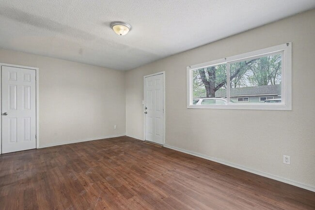 Photo - 207 N Santa Fe Ave