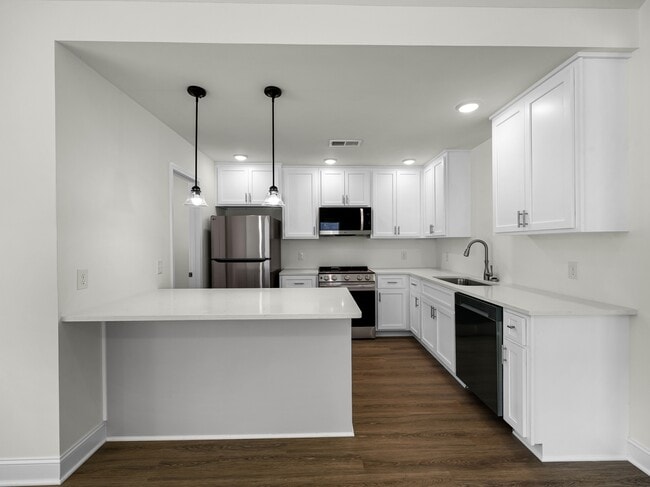 Photo - 307 W King St