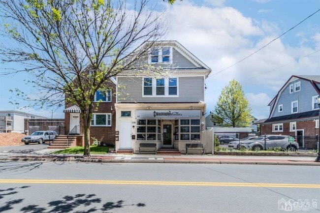 Building Photo - 228 Washington Ave Unit 2