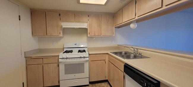 Photo - 1034 Burton Dr Unit B