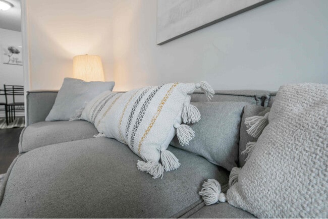 Photo - 7125 Ashwood Cir