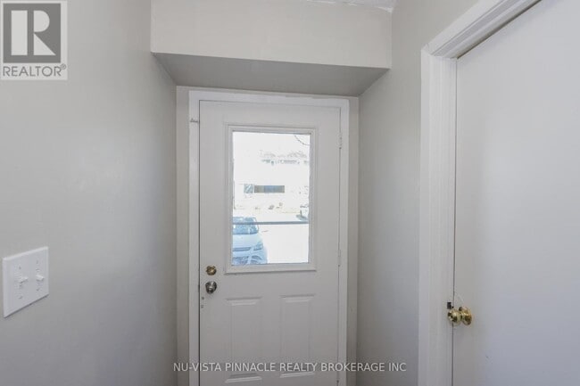 Photo - 14 - 595 THIRD STREET