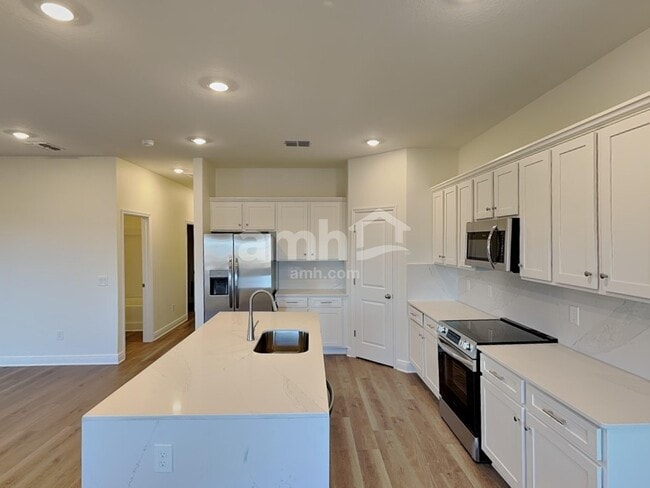 Photo - 6006 Sycamore Pl St